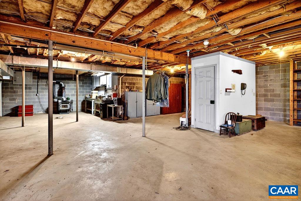 472 HORSESHOE MOUNTAIN RD, ROSELAND, Virginia 22967, 4 Bedrooms Bedrooms, ,4 BathroomsBathrooms,Residential,472 HORSESHOE MOUNTAIN RD,675913 MLS # 675913