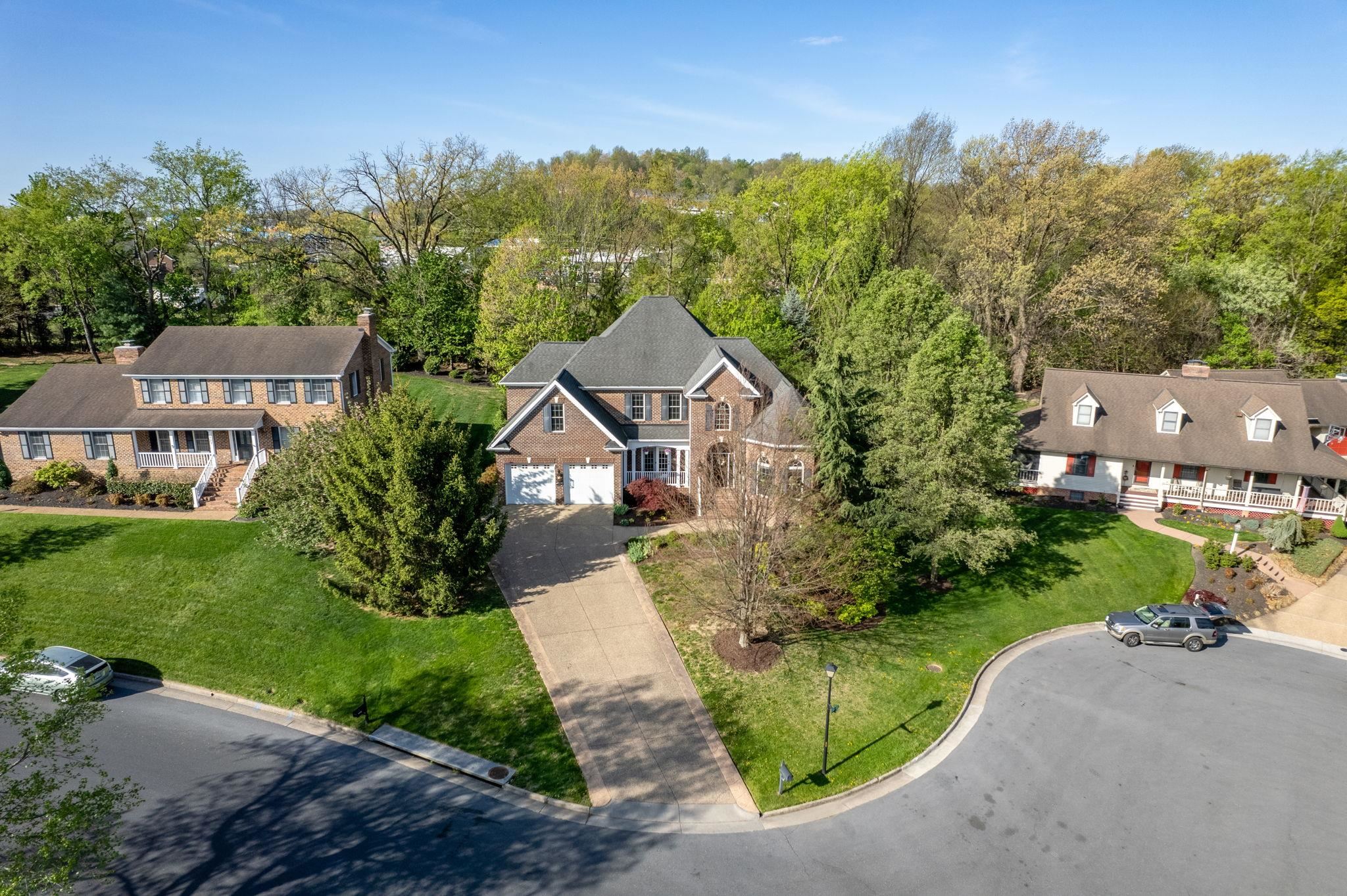 127 FAIRWAY DR, HARRISONBURG, Virginia 22802, 6 Bedrooms Bedrooms, ,4 BathroomsBathrooms,Residential,127 FAIRWAY DR,675918 MLS # 675918