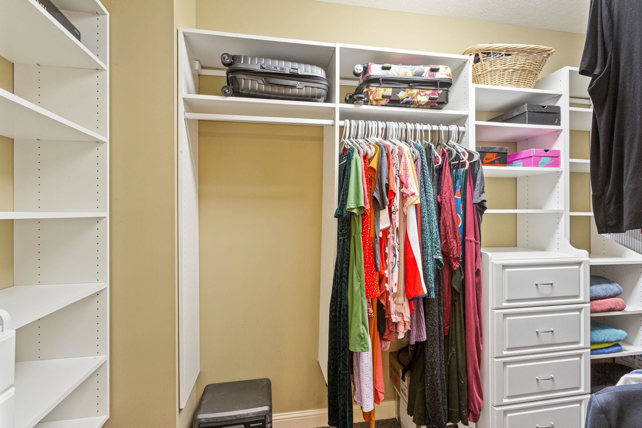 127 FAIRWAY DR, HARRISONBURG, Virginia 22802, 6 Bedrooms Bedrooms, ,4 BathroomsBathrooms,Residential,127 FAIRWAY DR,675918 MLS # 675918