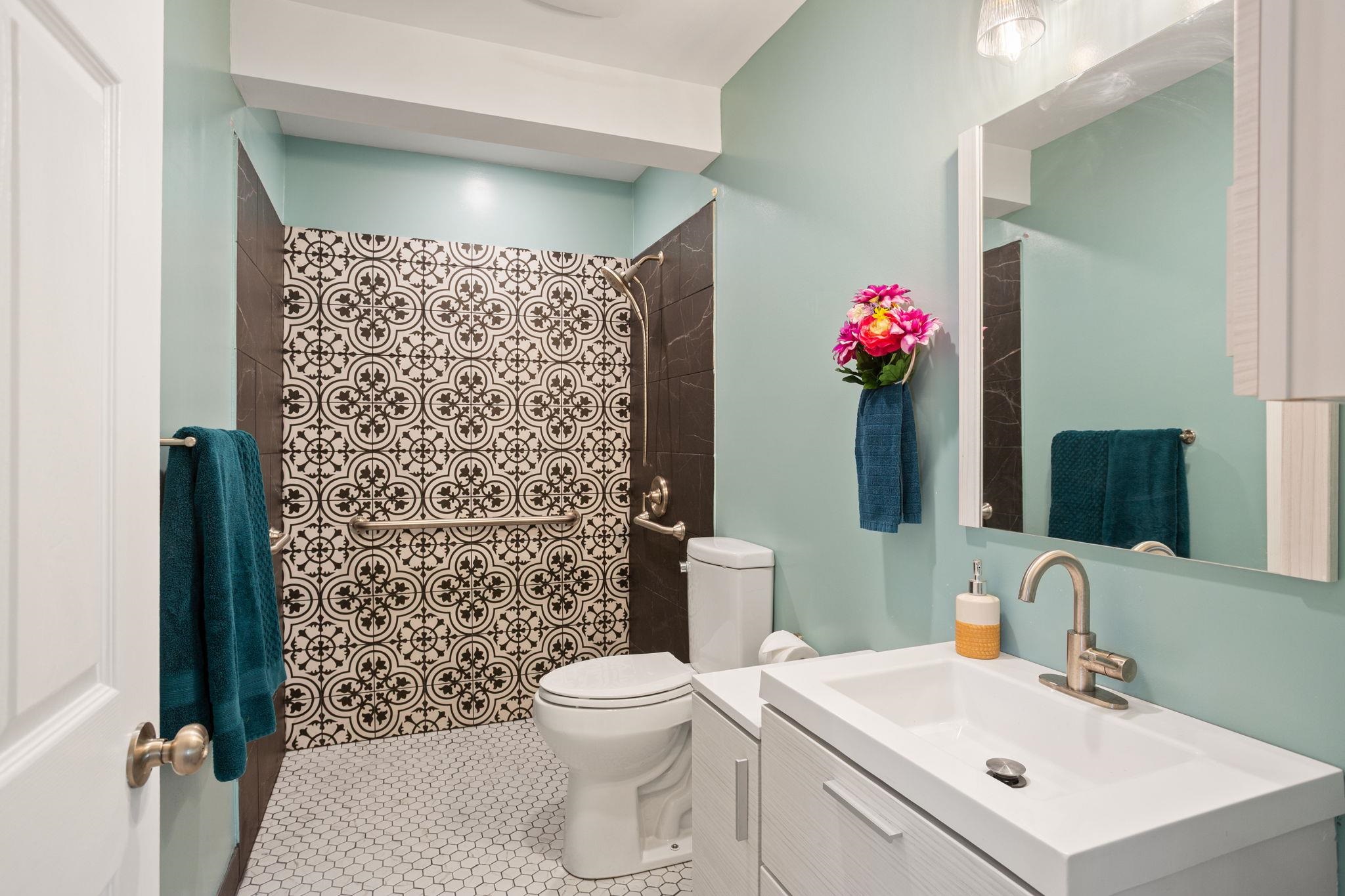 127 FAIRWAY DR, HARRISONBURG, Virginia 22802, 6 Bedrooms Bedrooms, ,4 BathroomsBathrooms,Residential,127 FAIRWAY DR,675918 MLS # 675918