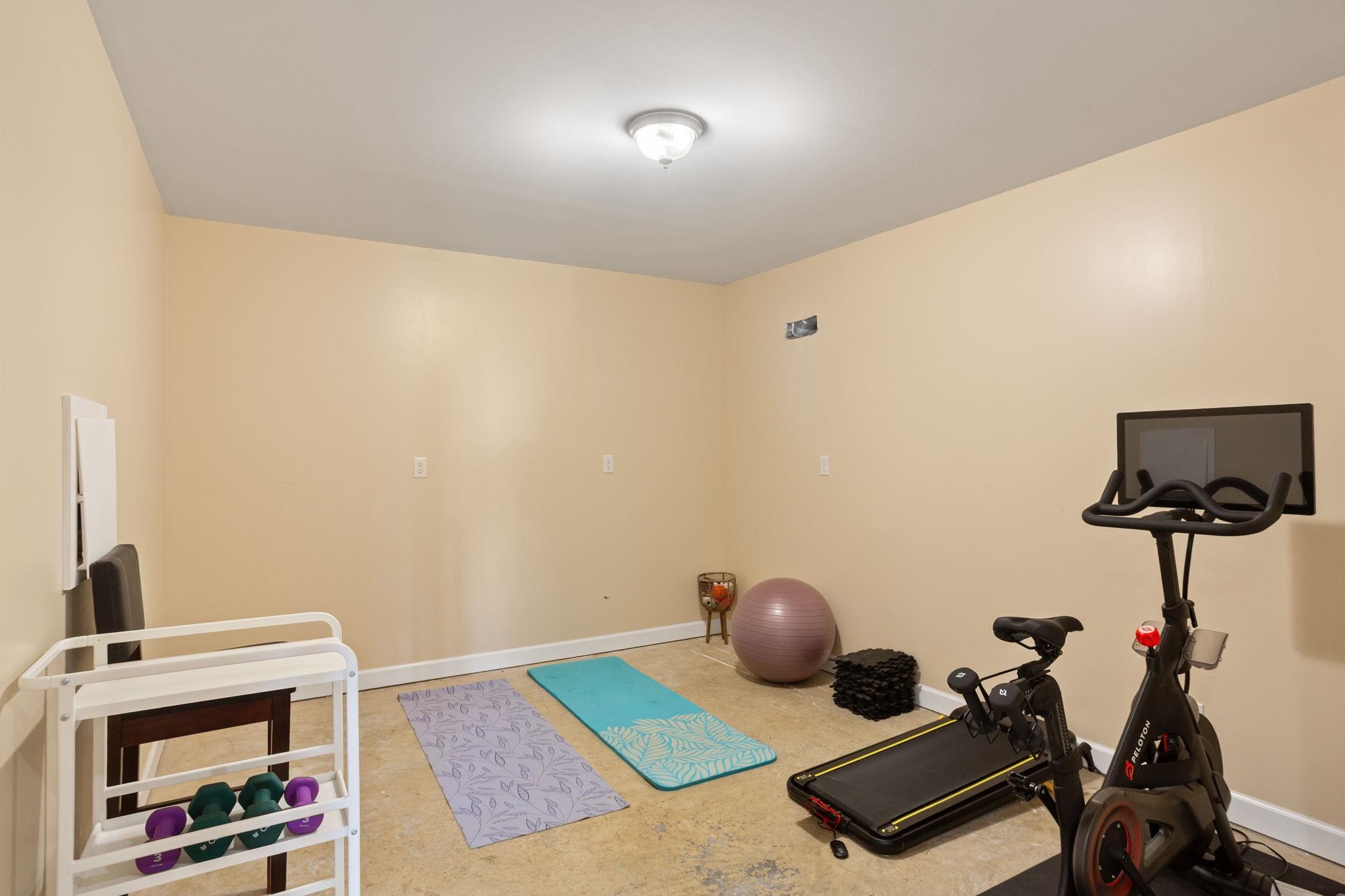 127 FAIRWAY DR, HARRISONBURG, Virginia 22802, 6 Bedrooms Bedrooms, ,4 BathroomsBathrooms,Residential,127 FAIRWAY DR,675918 MLS # 675918