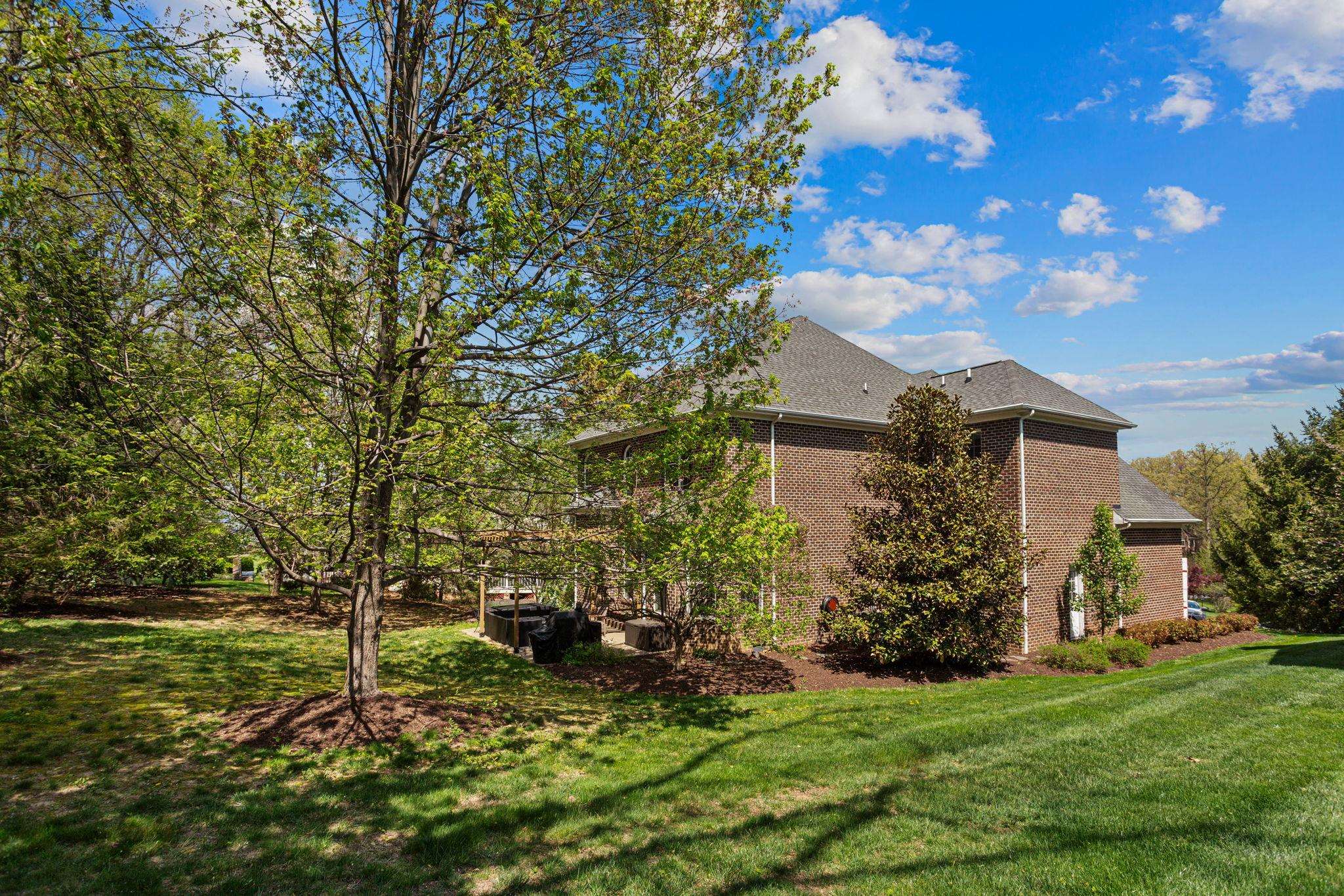 127 FAIRWAY DR, HARRISONBURG, Virginia 22802, 6 Bedrooms Bedrooms, ,4 BathroomsBathrooms,Residential,127 FAIRWAY DR,675918 MLS # 675918