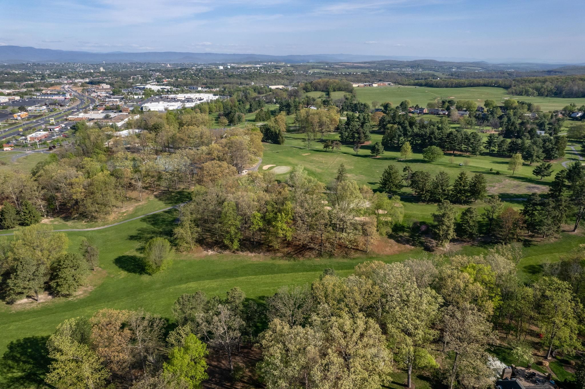 127 FAIRWAY DR, HARRISONBURG, Virginia 22802, 6 Bedrooms Bedrooms, ,4 BathroomsBathrooms,Residential,127 FAIRWAY DR,675918 MLS # 675918