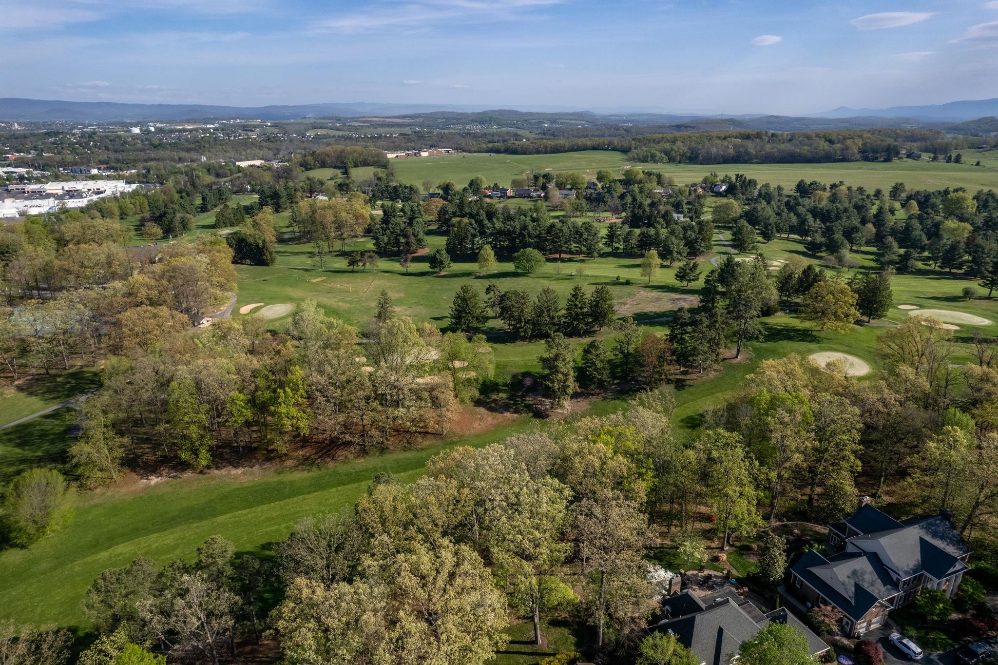 127 FAIRWAY DR, HARRISONBURG, Virginia 22802, 6 Bedrooms Bedrooms, ,4 BathroomsBathrooms,Residential,127 FAIRWAY DR,675918 MLS # 675918