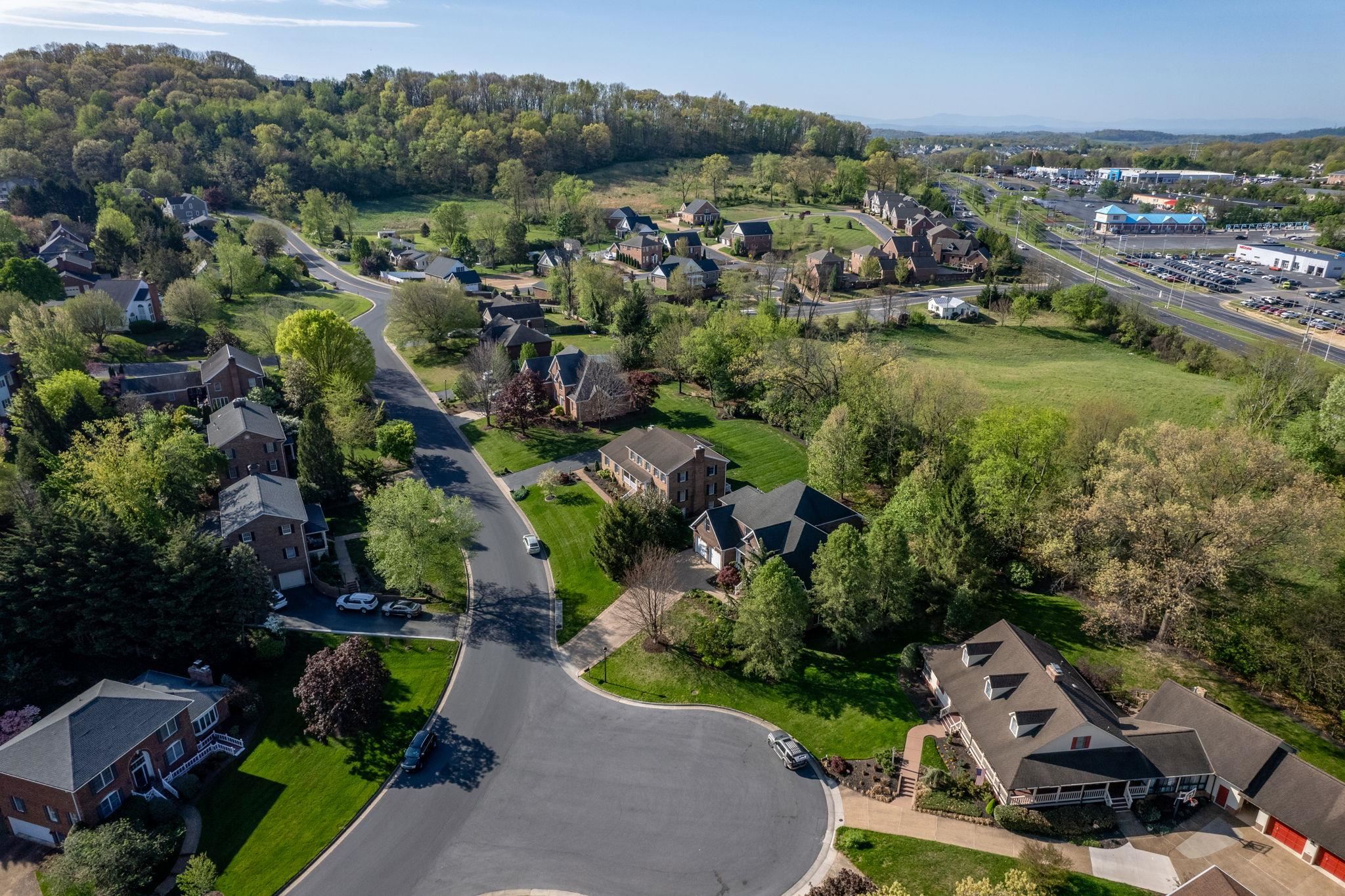 127 FAIRWAY DR, HARRISONBURG, Virginia 22802, 6 Bedrooms Bedrooms, ,4 BathroomsBathrooms,Residential,127 FAIRWAY DR,675918 MLS # 675918