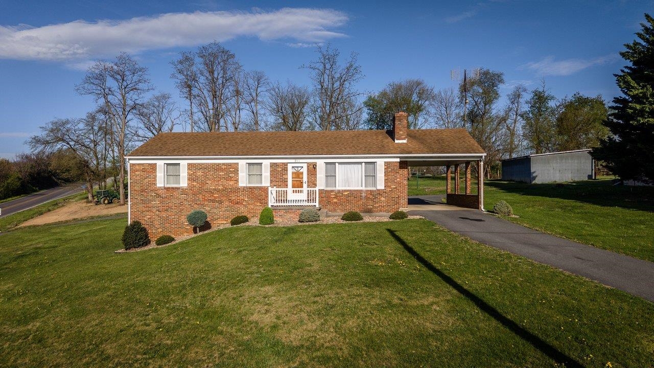 211 PEAR ST, HARRISONBURG, Virginia 22801, 3 Bedrooms Bedrooms, ,1 BathroomBathrooms,Residential,211 PEAR ST,675919 MLS # 675919