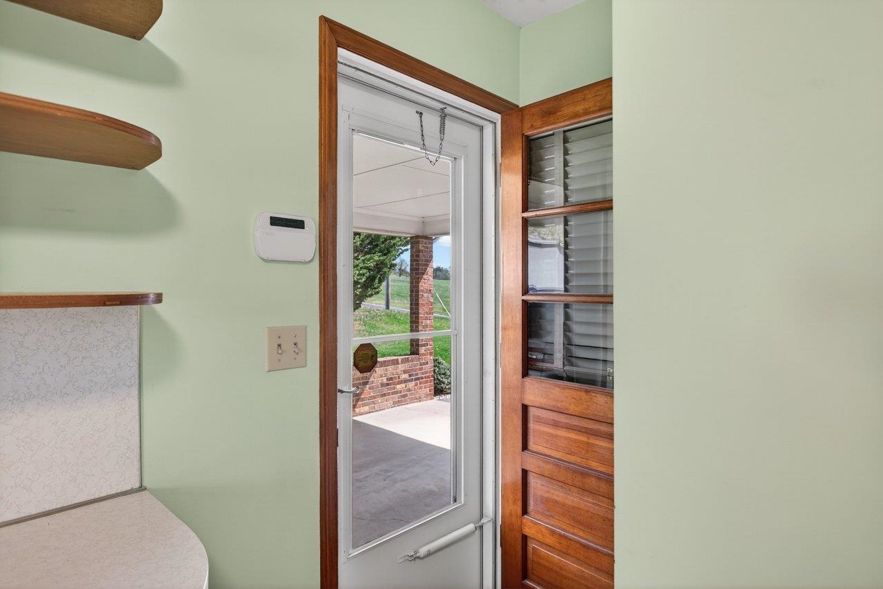 211 PEAR ST, HARRISONBURG, Virginia 22801, 3 Bedrooms Bedrooms, ,1 BathroomBathrooms,Residential,211 PEAR ST,675919 MLS # 675919