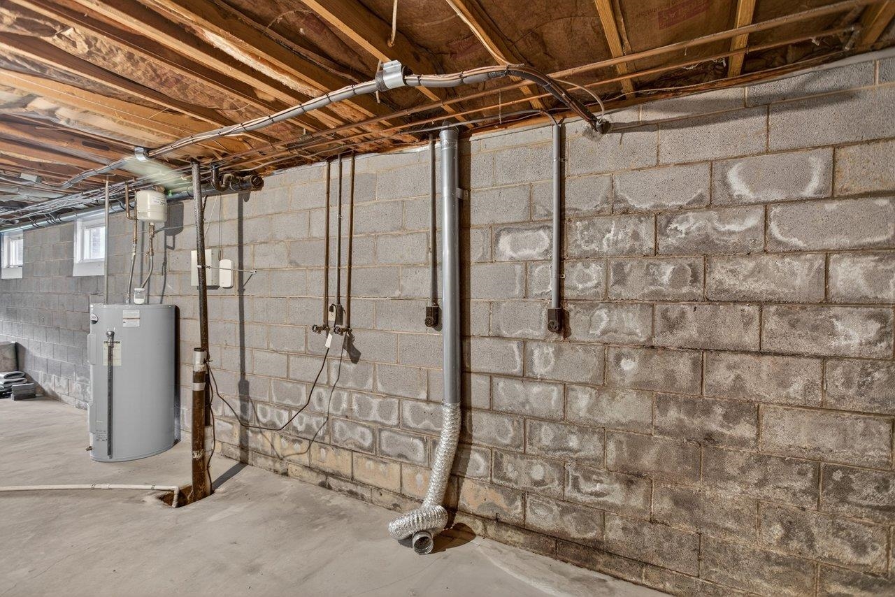 211 PEAR ST, HARRISONBURG, Virginia 22801, 3 Bedrooms Bedrooms, ,1 BathroomBathrooms,Residential,211 PEAR ST,675919 MLS # 675919