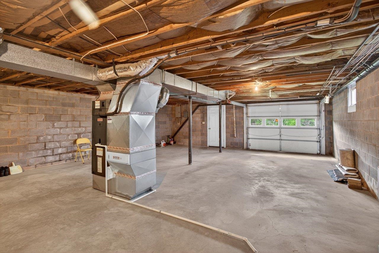 211 PEAR ST, HARRISONBURG, Virginia 22801, 3 Bedrooms Bedrooms, ,1 BathroomBathrooms,Residential,211 PEAR ST,675919 MLS # 675919