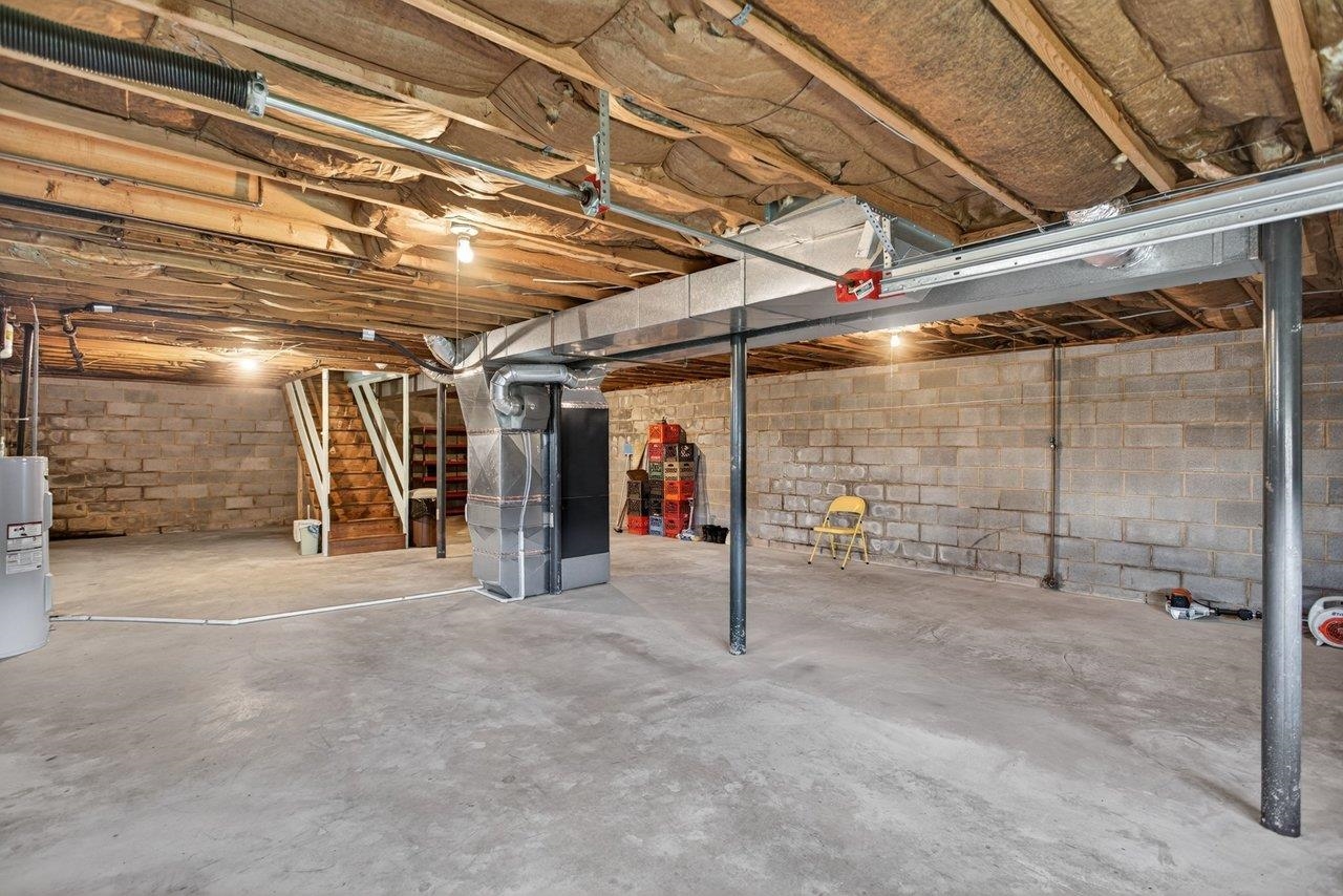 211 PEAR ST, HARRISONBURG, Virginia 22801, 3 Bedrooms Bedrooms, ,1 BathroomBathrooms,Residential,211 PEAR ST,675919 MLS # 675919