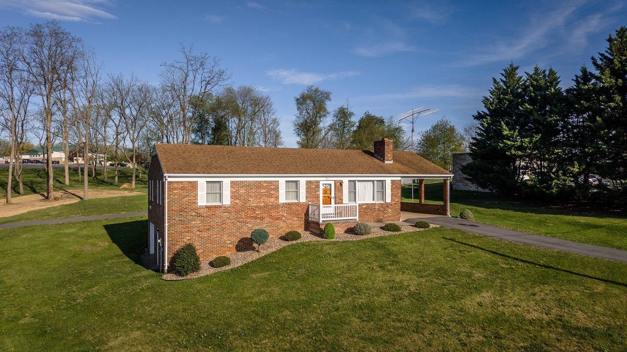 211 PEAR ST, HARRISONBURG, Virginia 22801, 3 Bedrooms Bedrooms, ,1 BathroomBathrooms,Residential,211 PEAR ST,675919 MLS # 675919