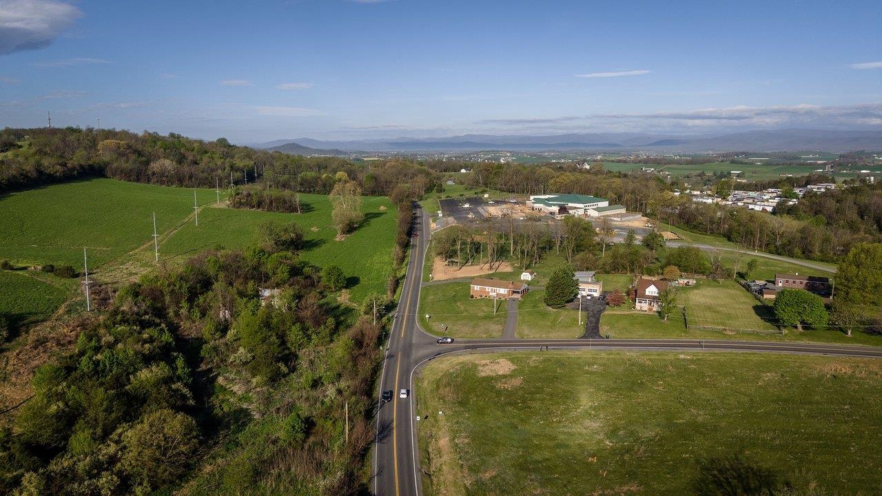 211 PEAR ST, HARRISONBURG, Virginia 22801, 3 Bedrooms Bedrooms, ,1 BathroomBathrooms,Residential,211 PEAR ST,675919 MLS # 675919