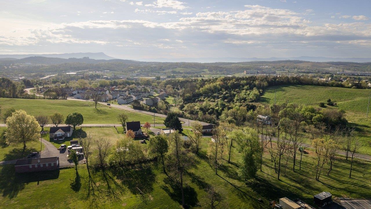 211 PEAR ST, HARRISONBURG, Virginia 22801, 3 Bedrooms Bedrooms, ,1 BathroomBathrooms,Residential,211 PEAR ST,675919 MLS # 675919