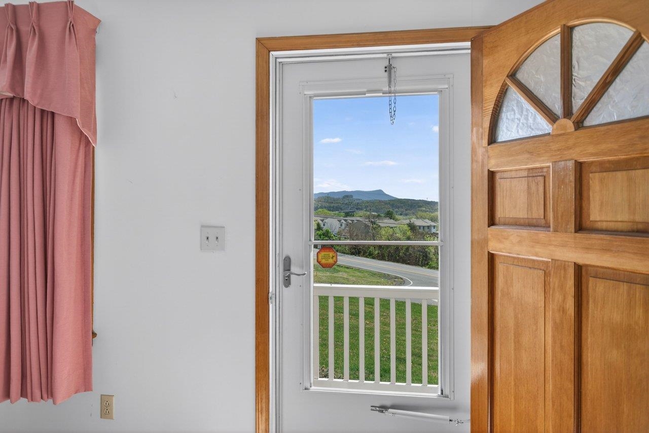 211 PEAR ST, HARRISONBURG, Virginia 22801, 3 Bedrooms Bedrooms, ,1 BathroomBathrooms,Residential,211 PEAR ST,675919 MLS # 675919