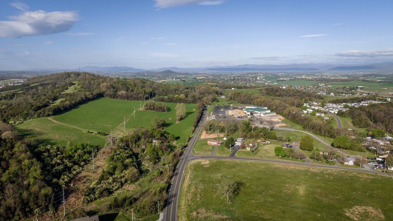 211 PEAR ST, HARRISONBURG, Virginia 22801, 3 Bedrooms Bedrooms, ,1 BathroomBathrooms,Residential,211 PEAR ST,675919 MLS # 675919