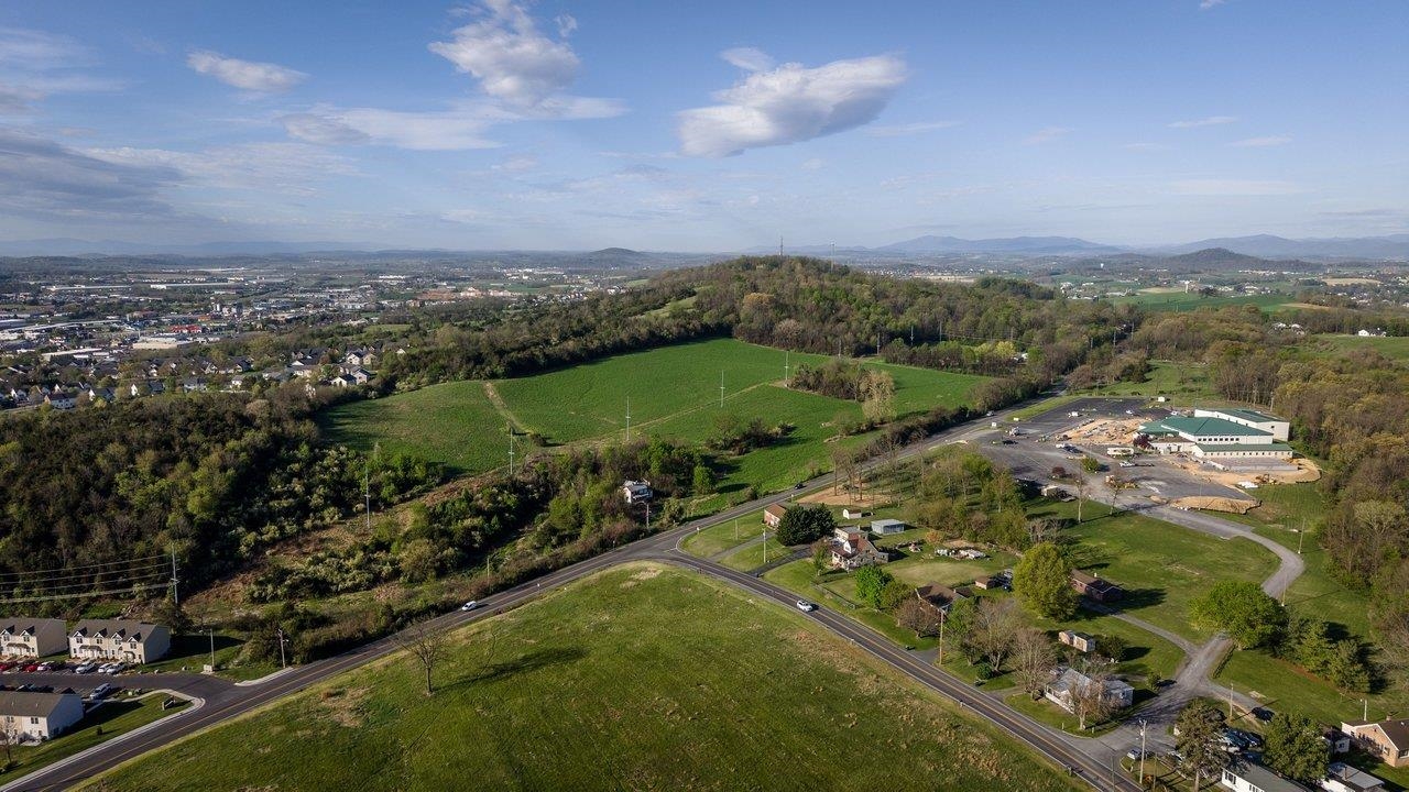 211 PEAR ST, HARRISONBURG, Virginia 22801, 3 Bedrooms Bedrooms, ,1 BathroomBathrooms,Residential,211 PEAR ST,675919 MLS # 675919