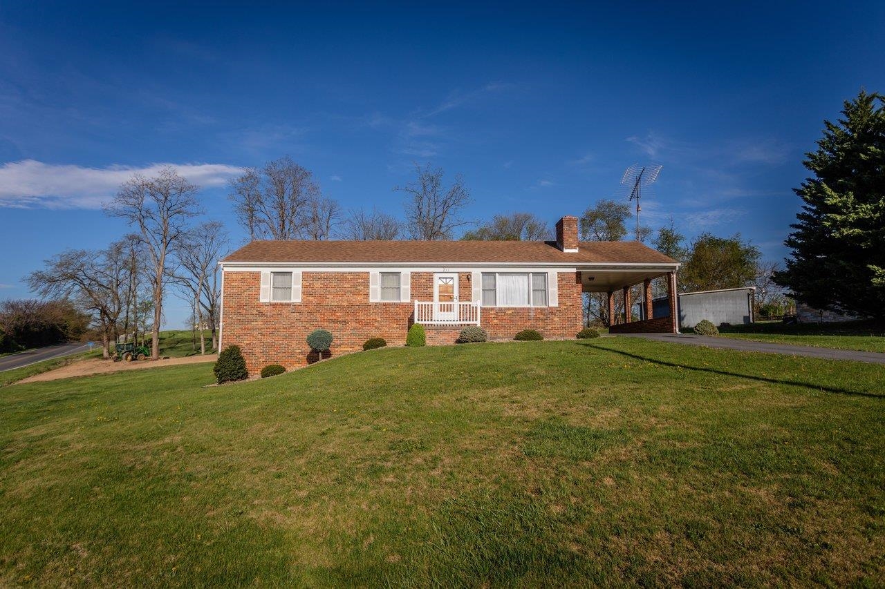 211 PEAR ST, HARRISONBURG, Virginia 22801, 3 Bedrooms Bedrooms, ,1 BathroomBathrooms,Residential,211 PEAR ST,675919 MLS # 675919