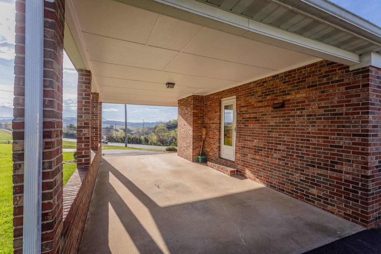 211 PEAR ST, HARRISONBURG, Virginia 22801, 3 Bedrooms Bedrooms, ,1 BathroomBathrooms,Residential,211 PEAR ST,675919 MLS # 675919