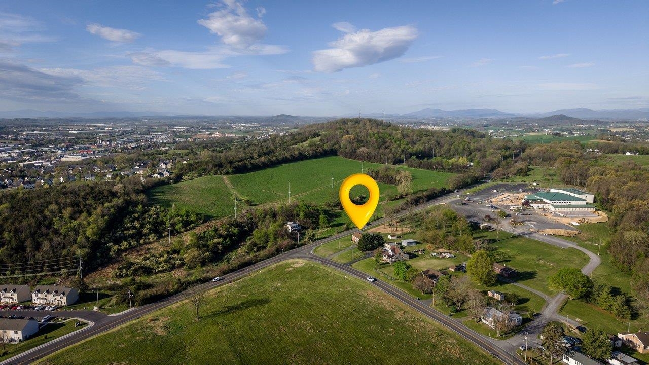 211 PEAR ST, HARRISONBURG, Virginia 22801, 3 Bedrooms Bedrooms, ,1 BathroomBathrooms,Residential,211 PEAR ST,675919 MLS # 675919