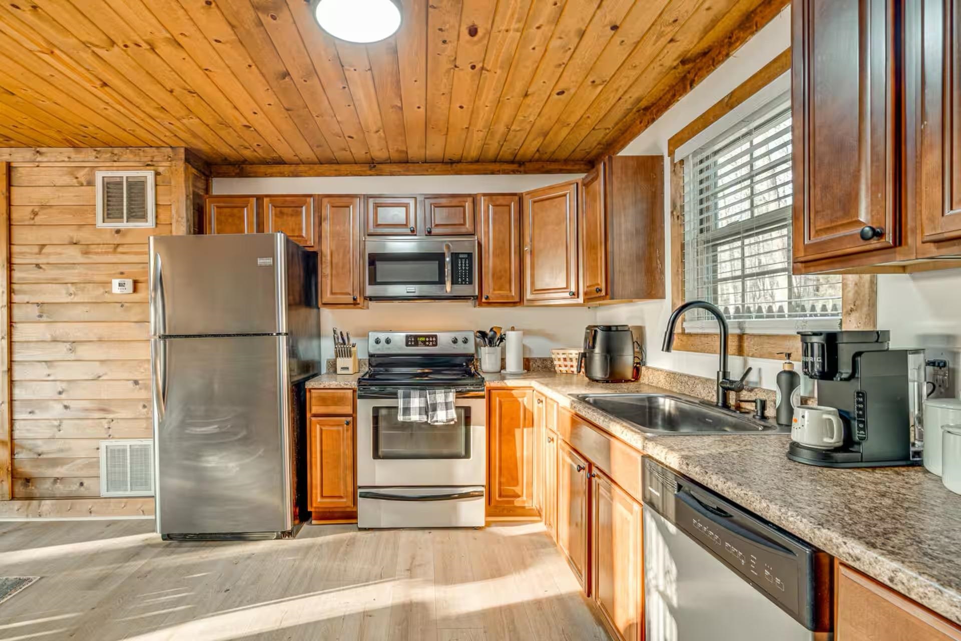 137 PARK VIEW DR, SHENANDOAH, Virginia 22849, 2 Bedrooms Bedrooms, ,1 BathroomBathrooms,Residential,River&rsquo;s Cabin with Hot Tub, Firepit and Fun ,137 PARK VIEW DR,675921 MLS # 675921