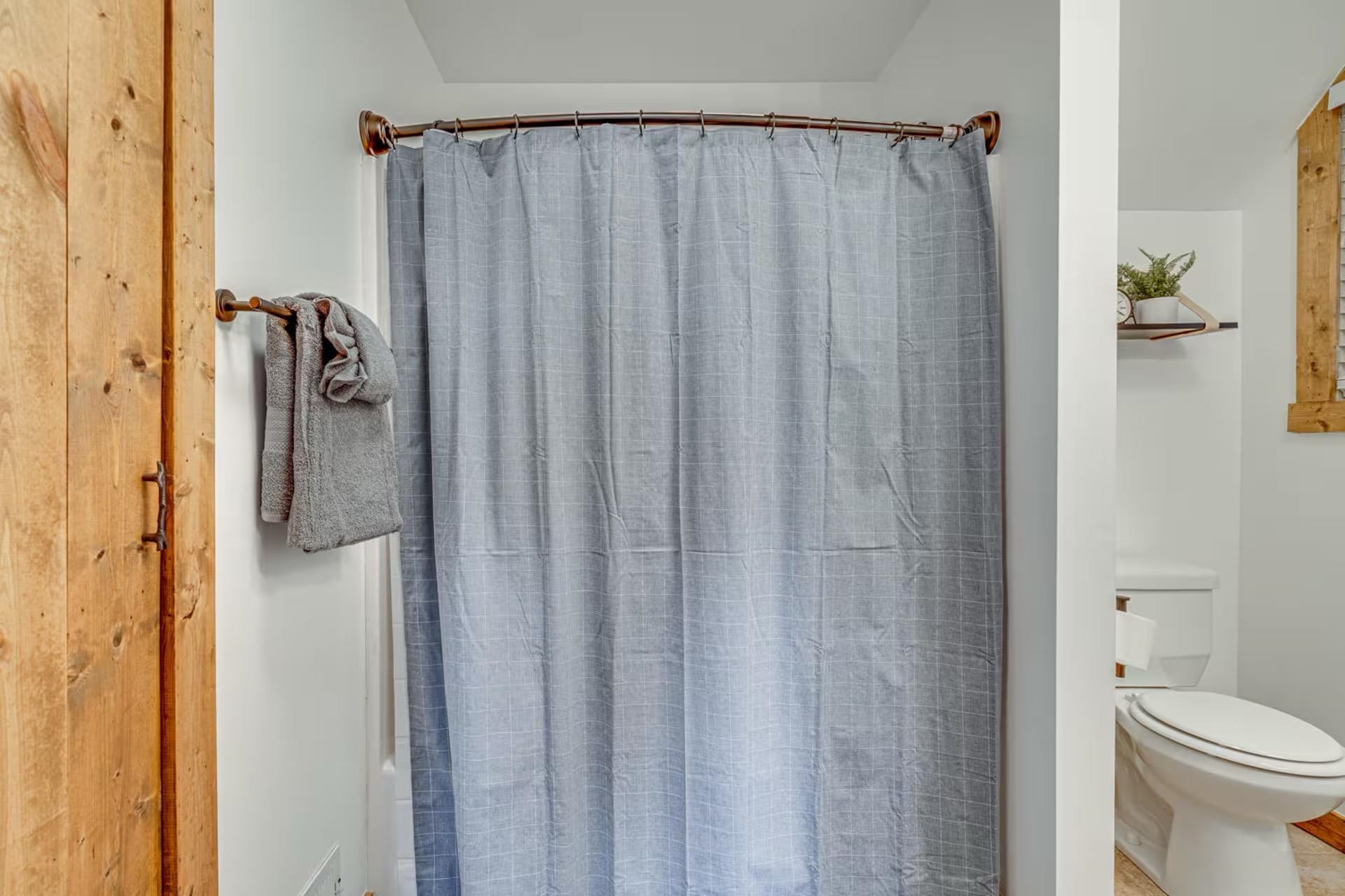 137 PARK VIEW DR, SHENANDOAH, Virginia 22849, 2 Bedrooms Bedrooms, ,1 BathroomBathrooms,Residential,River&rsquo;s Cabin with Hot Tub, Firepit and Fun ,137 PARK VIEW DR,675921 MLS # 675921