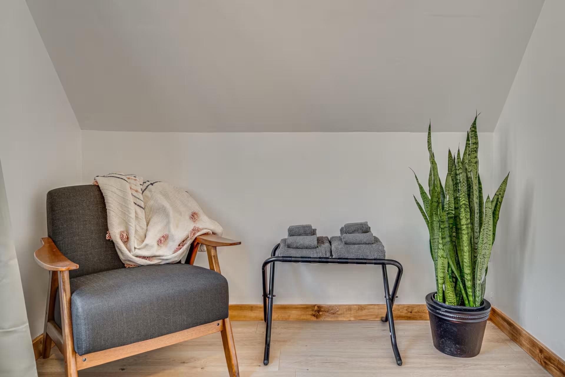 137 PARK VIEW DR, SHENANDOAH, Virginia 22849, 2 Bedrooms Bedrooms, ,1 BathroomBathrooms,Residential,River&rsquo;s Cabin with Hot Tub, Firepit and Fun ,137 PARK VIEW DR,675921 MLS # 675921