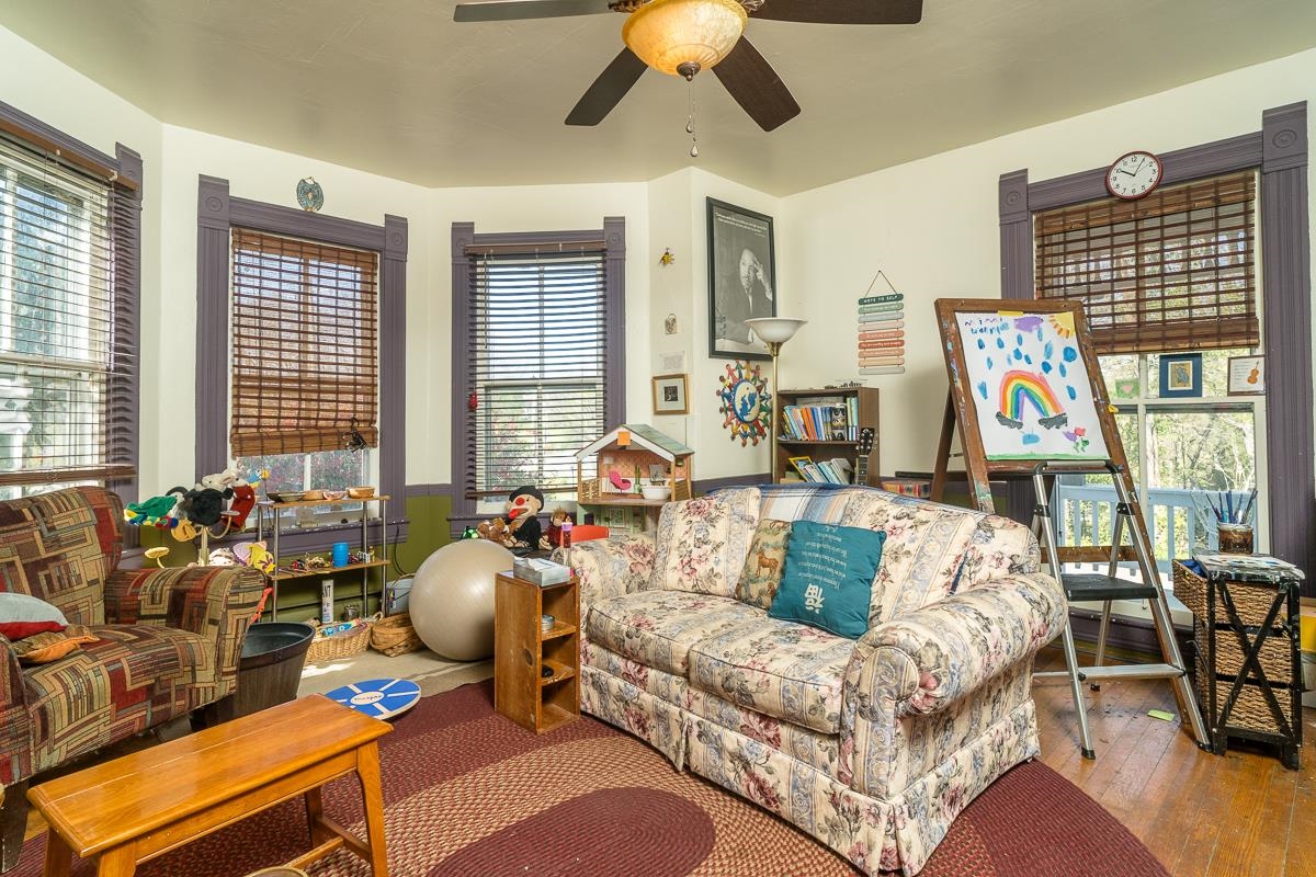 133 W SPRINGBROOK RD, BROADWAY, Virginia 22815, ,Commercial,133 W SPRINGBROOK RD,675953 MLS # 675953