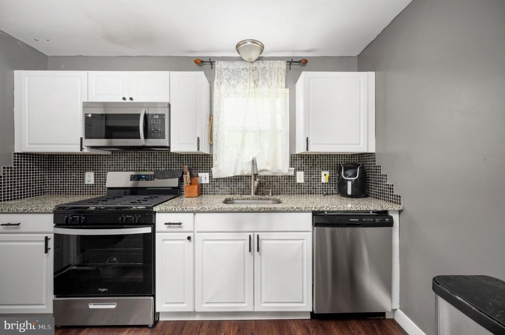 7504 LAURA LN, FREDERICKSBURG, Virginia 22407, 3 Bedrooms Bedrooms, ,3 BathroomsBathrooms,Residential,7504 LAURA LN,VASP2039678 MLS # VASP2039678