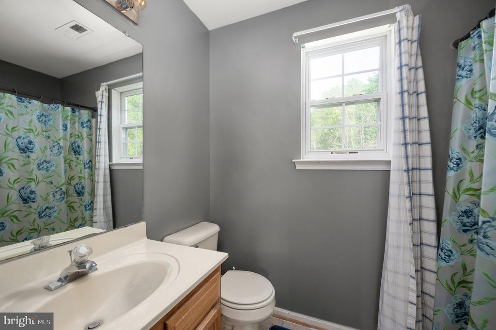 7504 LAURA LN, FREDERICKSBURG, Virginia 22407, 3 Bedrooms Bedrooms, ,3 BathroomsBathrooms,Residential,7504 LAURA LN,VASP2039678 MLS # VASP2039678