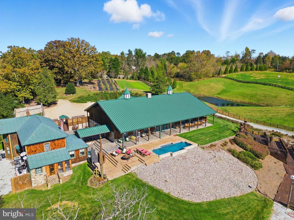 240 STONELEIGH RD, PALMYRA, Virginia 22963, 7 Bedrooms Bedrooms, ,5 BathroomsBathrooms,Residential,240 STONELEIGH RD,VAFN2000664 MLS # VAFN2000664