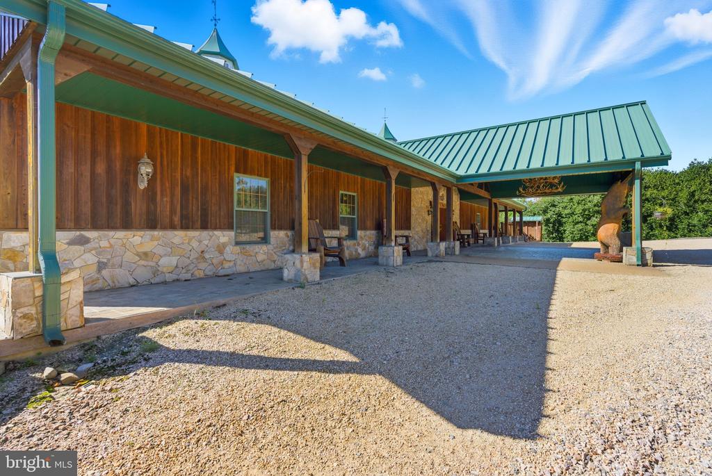 240 STONELEIGH RD, PALMYRA, Virginia 22963, 7 Bedrooms Bedrooms, ,5 BathroomsBathrooms,Residential,240 STONELEIGH RD,VAFN2000664 MLS # VAFN2000664