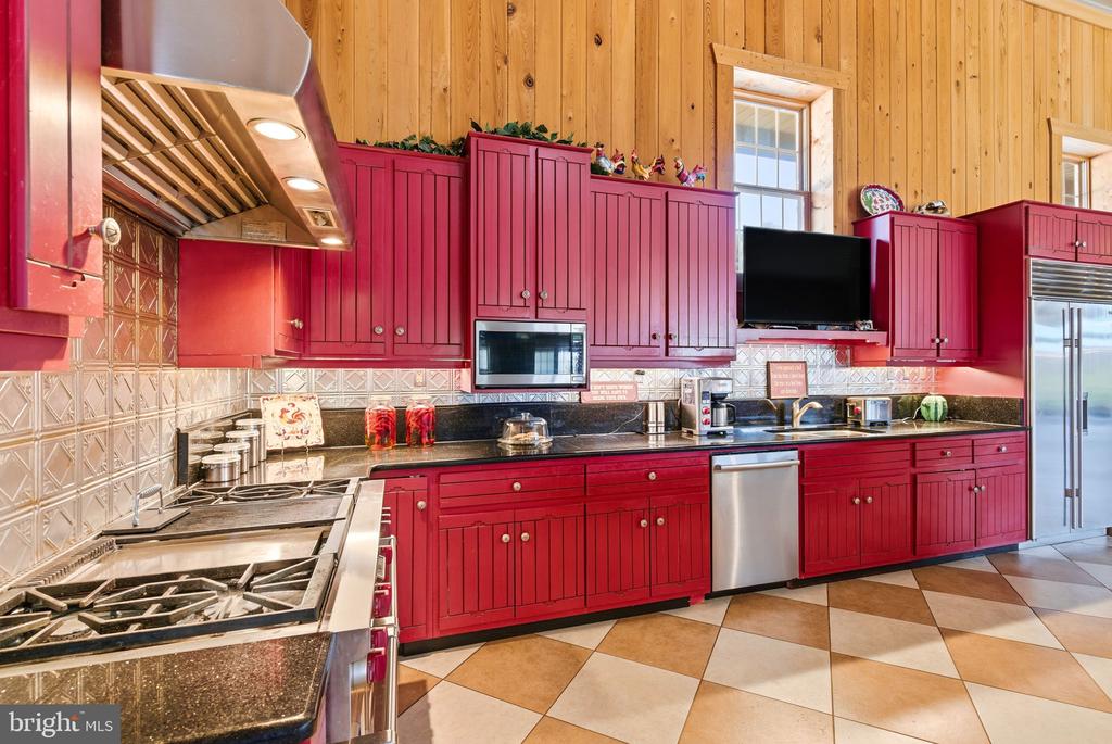 240 STONELEIGH RD, PALMYRA, Virginia 22963, 7 Bedrooms Bedrooms, ,5 BathroomsBathrooms,Residential,240 STONELEIGH RD,VAFN2000664 MLS # VAFN2000664