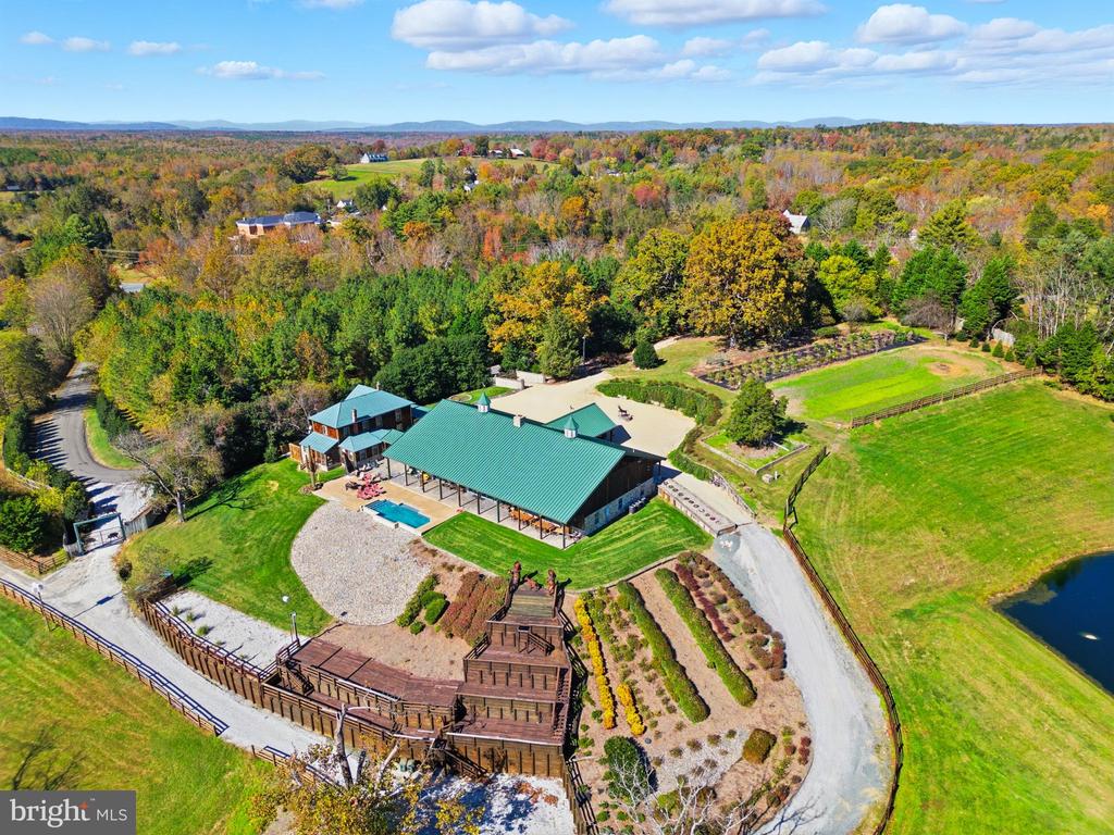 240 STONELEIGH RD, PALMYRA, Virginia 22963, 7 Bedrooms Bedrooms, ,5 BathroomsBathrooms,Residential,240 STONELEIGH RD,VAFN2000664 MLS # VAFN2000664