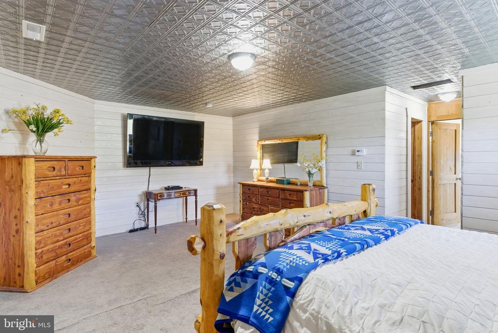 240 STONELEIGH RD, PALMYRA, Virginia 22963, 7 Bedrooms Bedrooms, ,5 BathroomsBathrooms,Residential,240 STONELEIGH RD,VAFN2000664 MLS # VAFN2000664