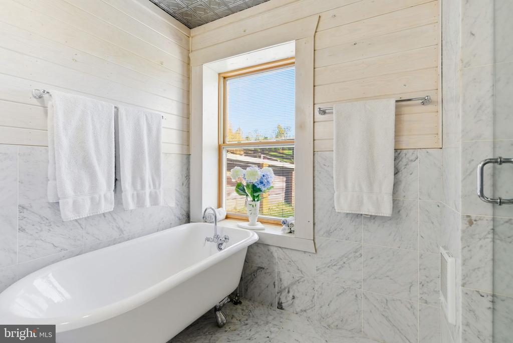 240 STONELEIGH RD, PALMYRA, Virginia 22963, 7 Bedrooms Bedrooms, ,5 BathroomsBathrooms,Residential,240 STONELEIGH RD,VAFN2000664 MLS # VAFN2000664