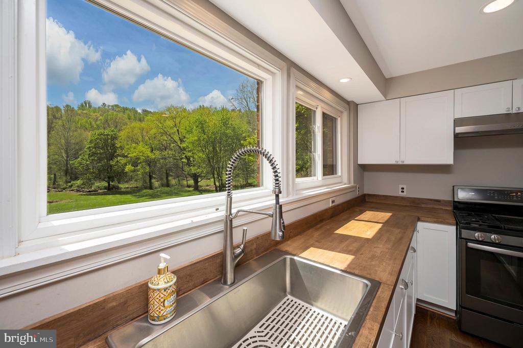 3195 FIERY RUN RD, LINDEN, Virginia, 5 Bedrooms Bedrooms, ,3 BathroomsBathrooms,Residential,3195 FIERY RUN RD,VAFQ2021536 MLS # VAFQ2021536