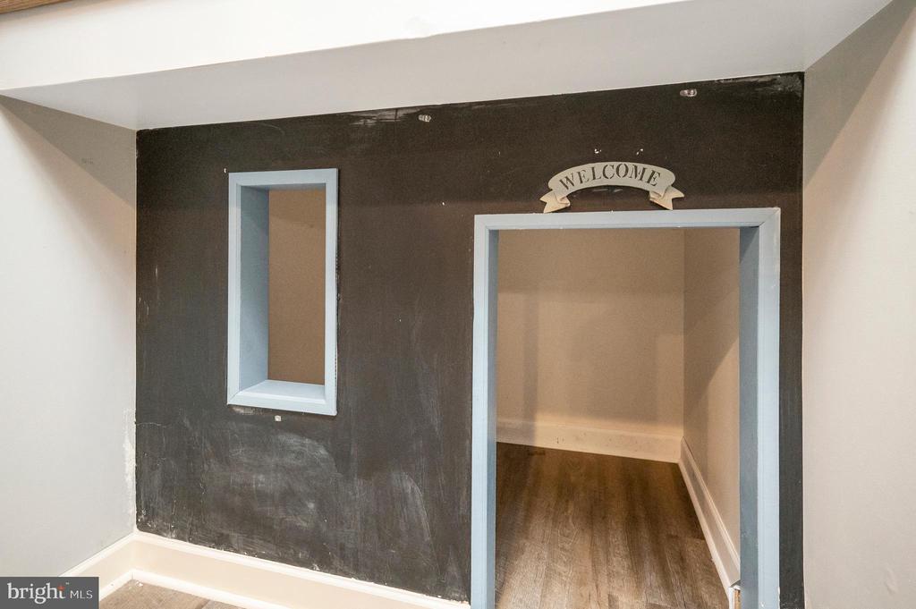 3195 FIERY RUN RD, LINDEN, Virginia, 5 Bedrooms Bedrooms, ,3 BathroomsBathrooms,Residential,3195 FIERY RUN RD,VAFQ2021536 MLS # VAFQ2021536