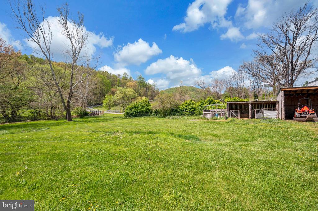 3195 FIERY RUN RD, LINDEN, Virginia, 5 Bedrooms Bedrooms, ,3 BathroomsBathrooms,Residential,3195 FIERY RUN RD,VAFQ2021536 MLS # VAFQ2021536