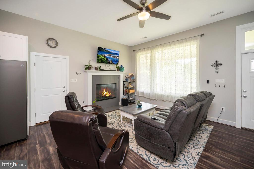 3195 FIERY RUN RD, LINDEN, Virginia, 5 Bedrooms Bedrooms, ,3 BathroomsBathrooms,Residential,3195 FIERY RUN RD,VAFQ2021536 MLS # VAFQ2021536