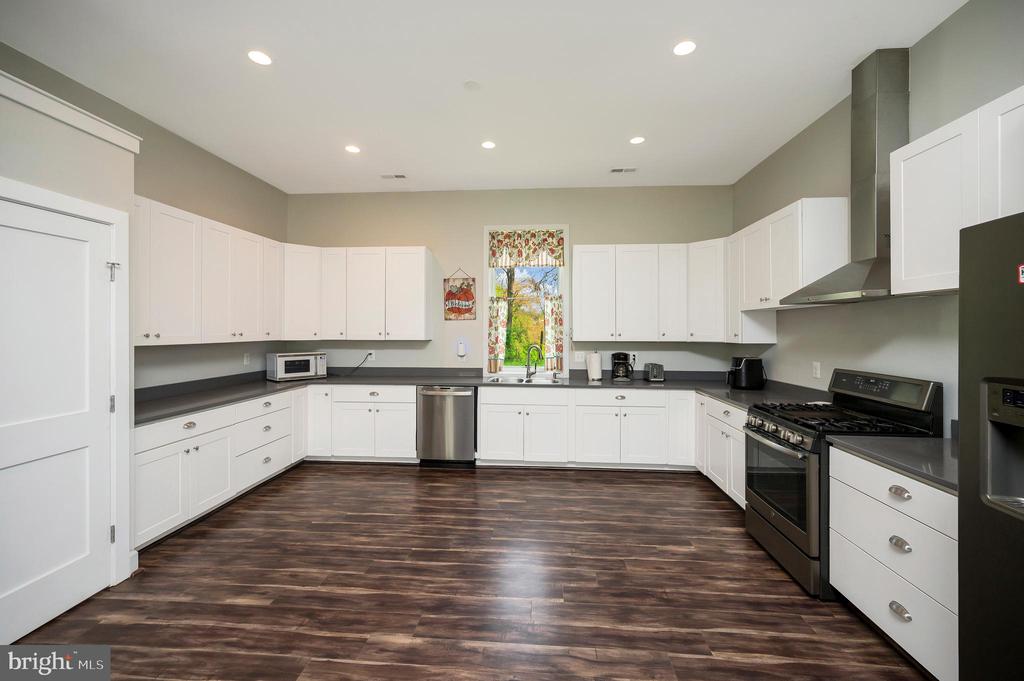 3195 FIERY RUN RD, LINDEN, Virginia, 5 Bedrooms Bedrooms, ,3 BathroomsBathrooms,Residential,3195 FIERY RUN RD,VAFQ2021536 MLS # VAFQ2021536