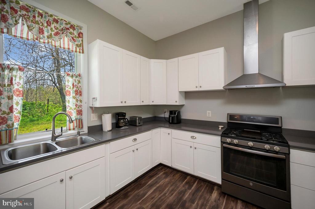 3195 FIERY RUN RD, LINDEN, Virginia, 5 Bedrooms Bedrooms, ,3 BathroomsBathrooms,Residential,3195 FIERY RUN RD,VAFQ2021536 MLS # VAFQ2021536