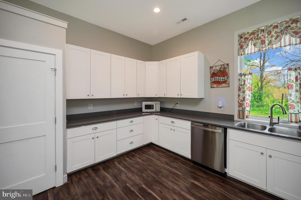 3195 FIERY RUN RD, LINDEN, Virginia, 5 Bedrooms Bedrooms, ,3 BathroomsBathrooms,Residential,3195 FIERY RUN RD,VAFQ2021536 MLS # VAFQ2021536