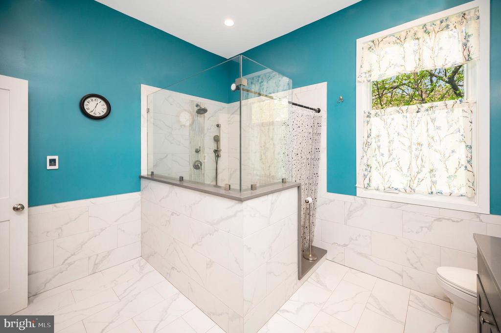 3195 FIERY RUN RD, LINDEN, Virginia, 5 Bedrooms Bedrooms, ,3 BathroomsBathrooms,Residential,3195 FIERY RUN RD,VAFQ2021536 MLS # VAFQ2021536