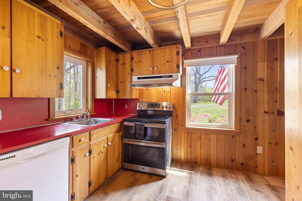 8358 BOTHA RD, WARRENTON, Virginia 20186, 3 Bedrooms Bedrooms, ,1 BathroomBathrooms,Residential,8358 BOTHA RD,VAFQ2021532 MLS # VAFQ2021532