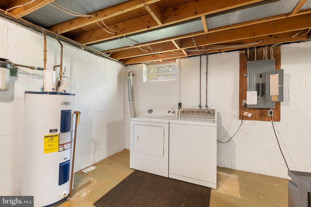 8358 BOTHA RD, WARRENTON, Virginia 20186, 3 Bedrooms Bedrooms, ,1 BathroomBathrooms,Residential,8358 BOTHA RD,VAFQ2021532 MLS # VAFQ2021532