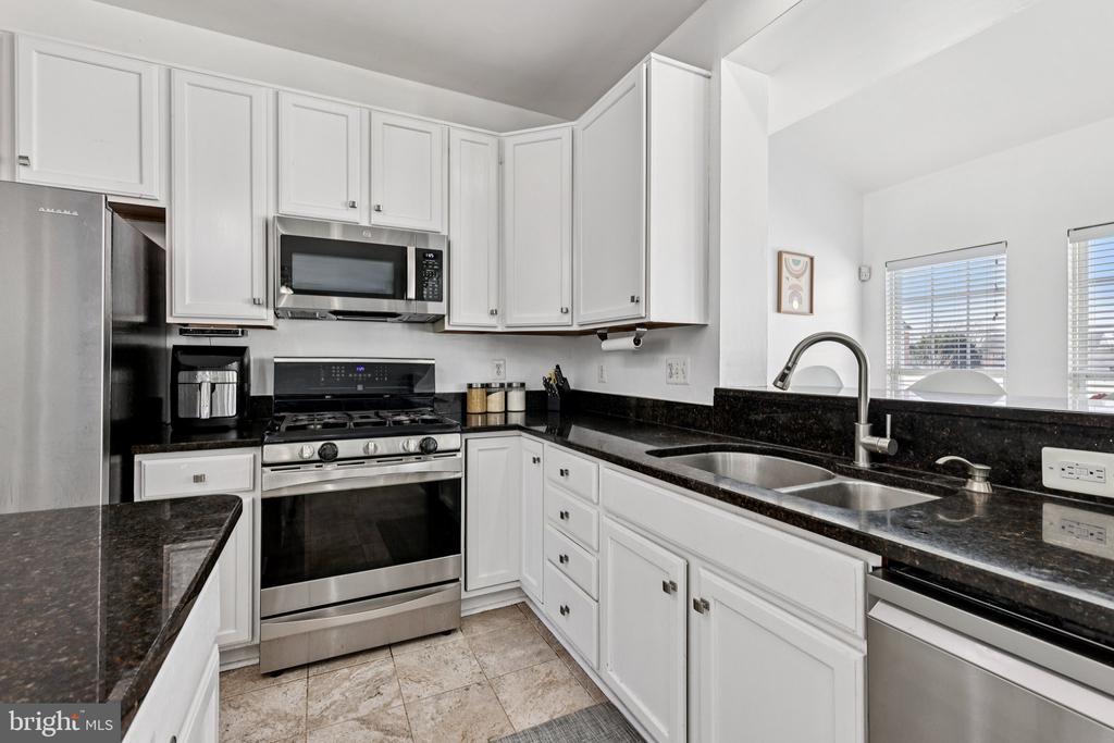 12232 PINEY LN, REMINGTON, Virginia 22734, 4 Bedrooms Bedrooms, ,2 BathroomsBathrooms,Residential,12232 PINEY LN,VAFQ2021582 MLS # VAFQ2021582