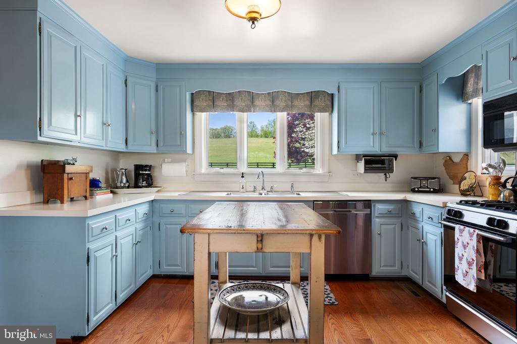 6370 JOHN BARTON PAYNE RD, MARSHALL, Virginia, 3 Bedrooms Bedrooms, ,2 BathroomsBathrooms,Residential,6370 JOHN BARTON PAYNE RD,VAFQ2021580 MLS # VAFQ2021580