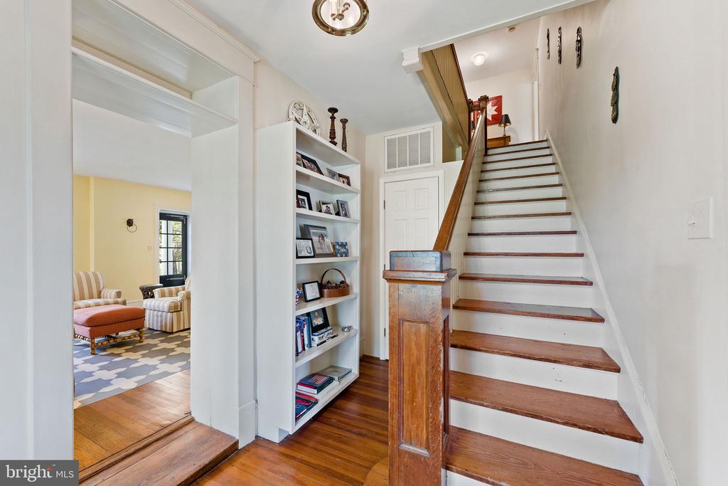 6370 JOHN BARTON PAYNE RD, MARSHALL, Virginia, 3 Bedrooms Bedrooms, ,2 BathroomsBathrooms,Residential,6370 JOHN BARTON PAYNE RD,VAFQ2021580 MLS # VAFQ2021580