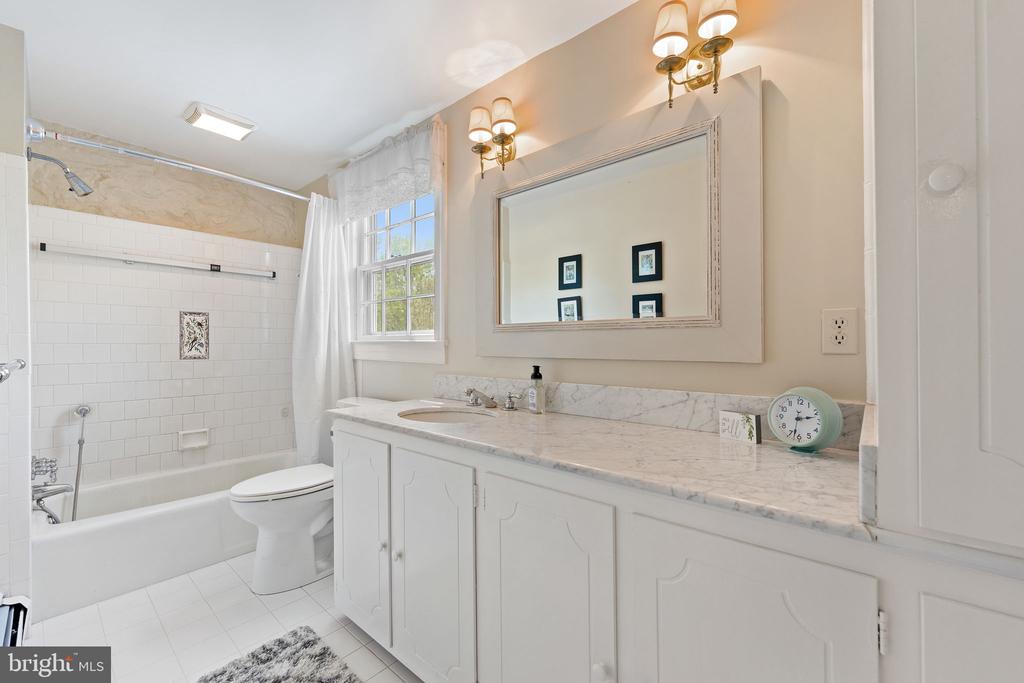 6370 JOHN BARTON PAYNE RD, MARSHALL, Virginia, 3 Bedrooms Bedrooms, ,2 BathroomsBathrooms,Residential,6370 JOHN BARTON PAYNE RD,VAFQ2021580 MLS # VAFQ2021580