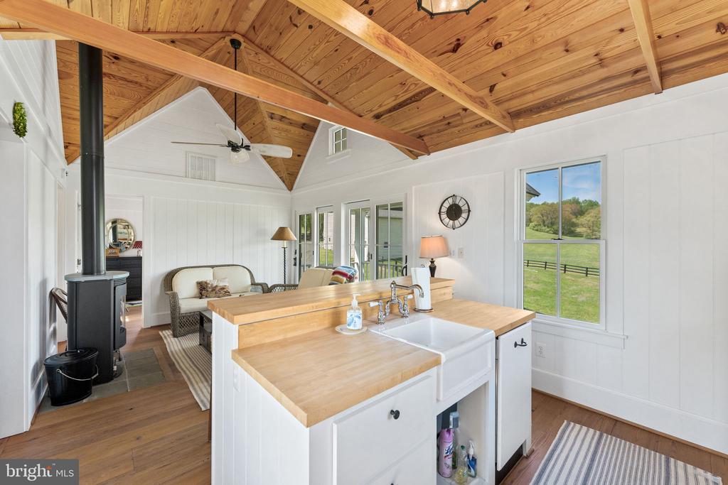 6370 JOHN BARTON PAYNE RD, MARSHALL, Virginia, 3 Bedrooms Bedrooms, ,2 BathroomsBathrooms,Residential,6370 JOHN BARTON PAYNE RD,VAFQ2021580 MLS # VAFQ2021580